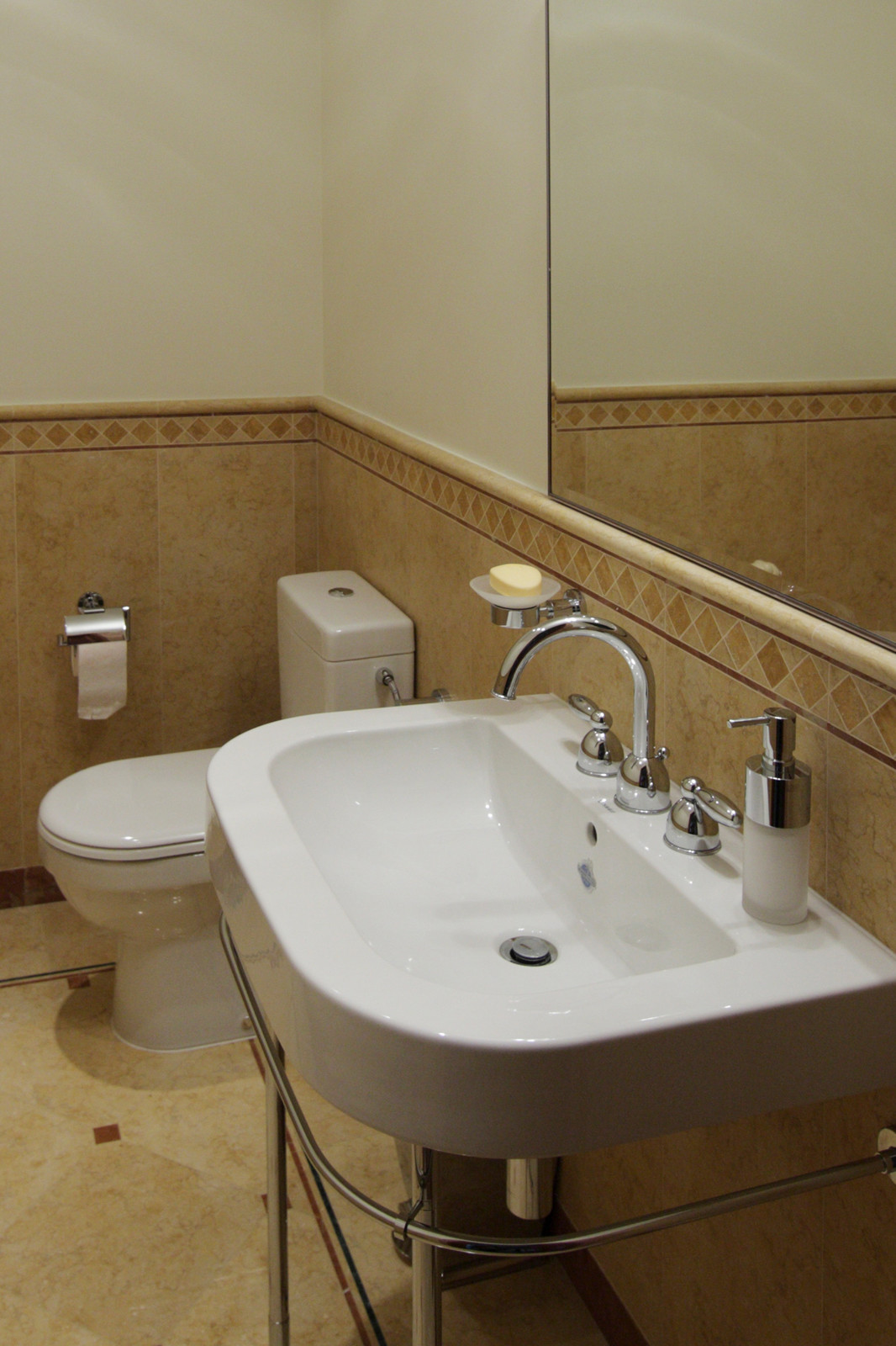 Гостевой санузел. Резиденция Монолит