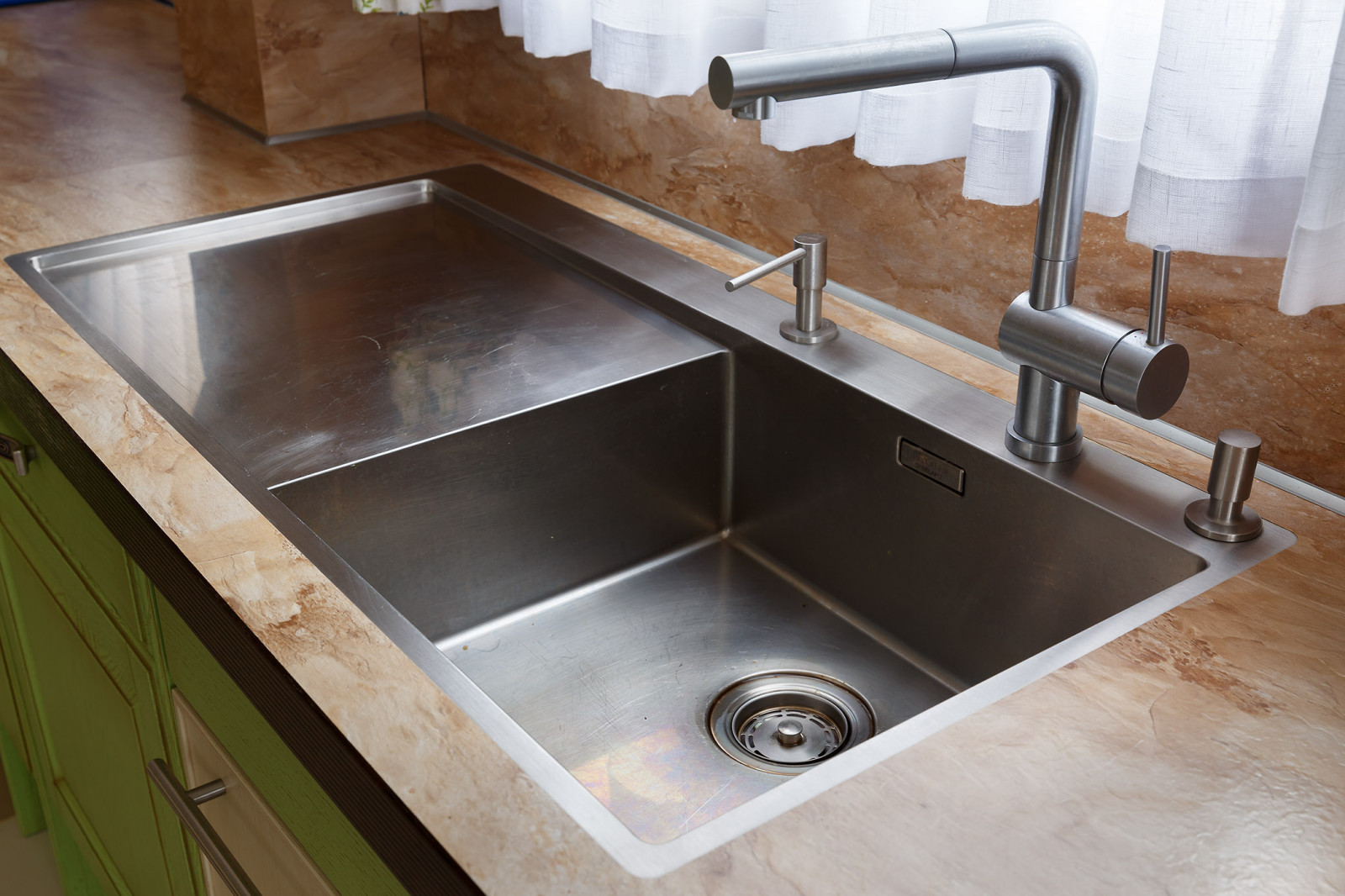 Гармоничный интерьер в традициях русского стиля.