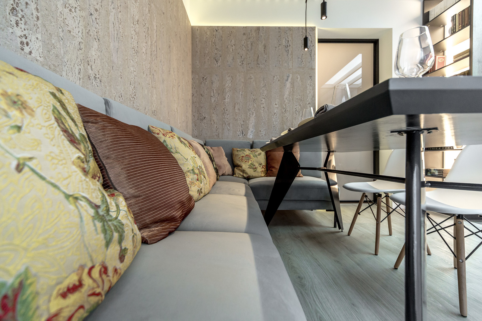 КУХНЯ с ПРОБКОВОЙ СТОЛОВОЙ. Дачный ответ