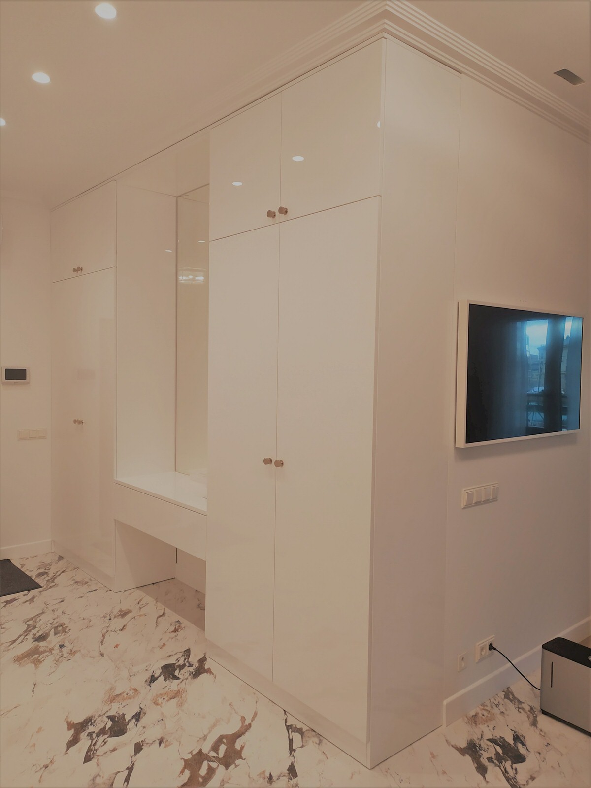 Белый глянец в ЖК Привилегия