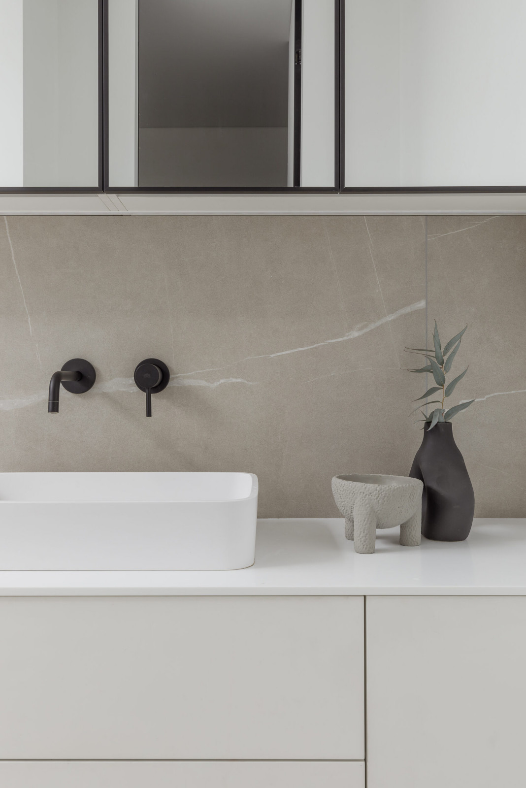 Обложка проекта: GREY INT