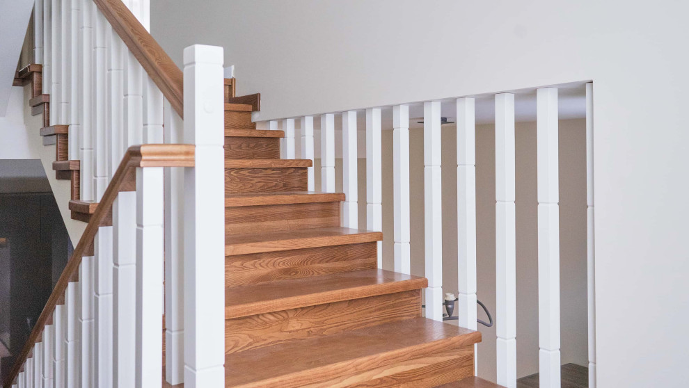 Проект 1 - Отделка бетонной лестницы массивом ясеня в частном доме в Москвее