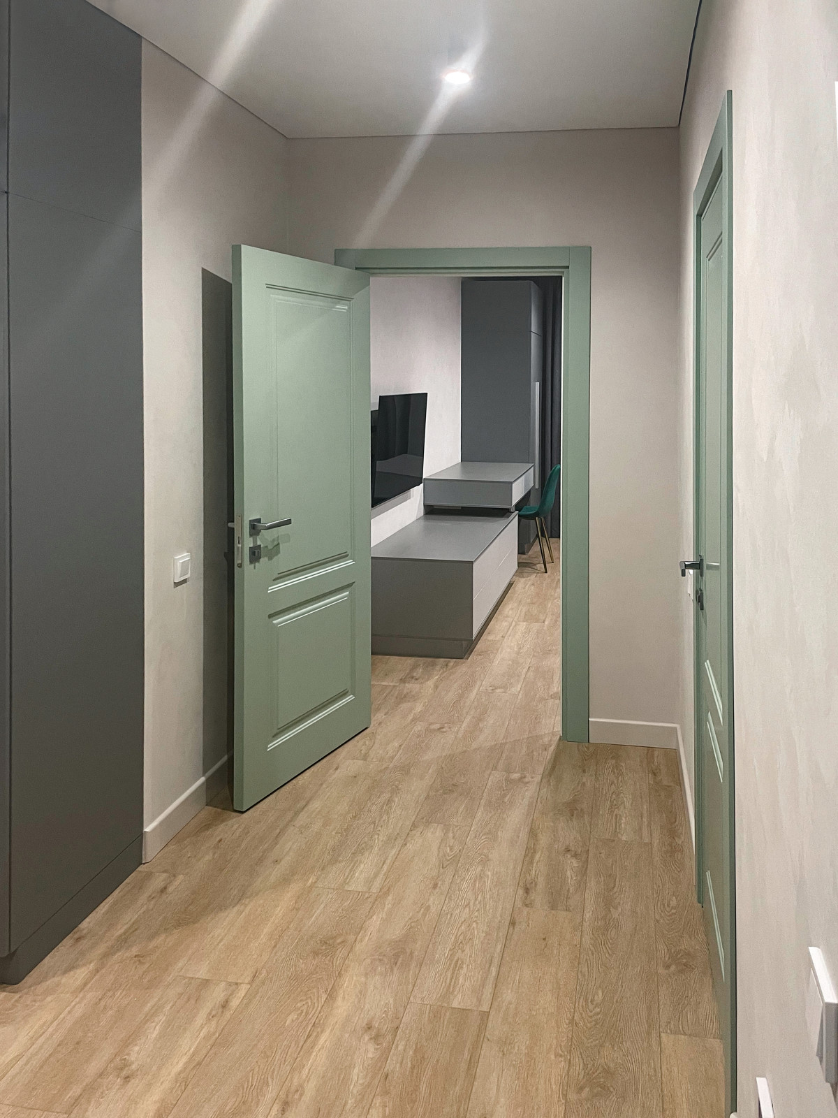 Шкатулка с изумрудами