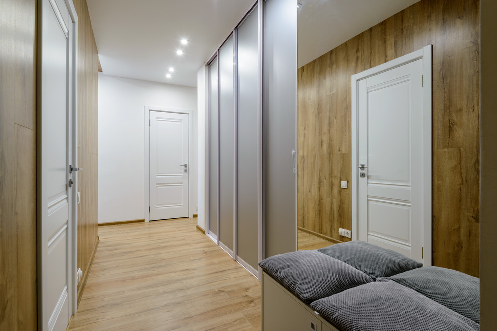 Камень и дерево в центре Сибири