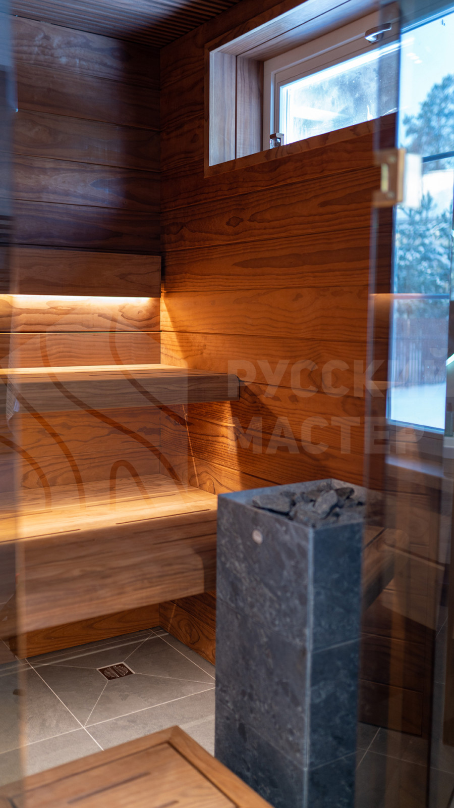 Сауна с изогнутыми полками из новозеландской сосны Pino Premio