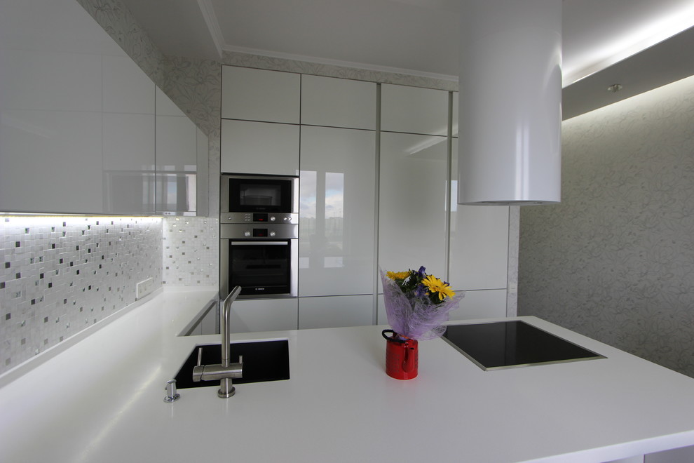 Кухня с полуостровом, "Белый лотос"