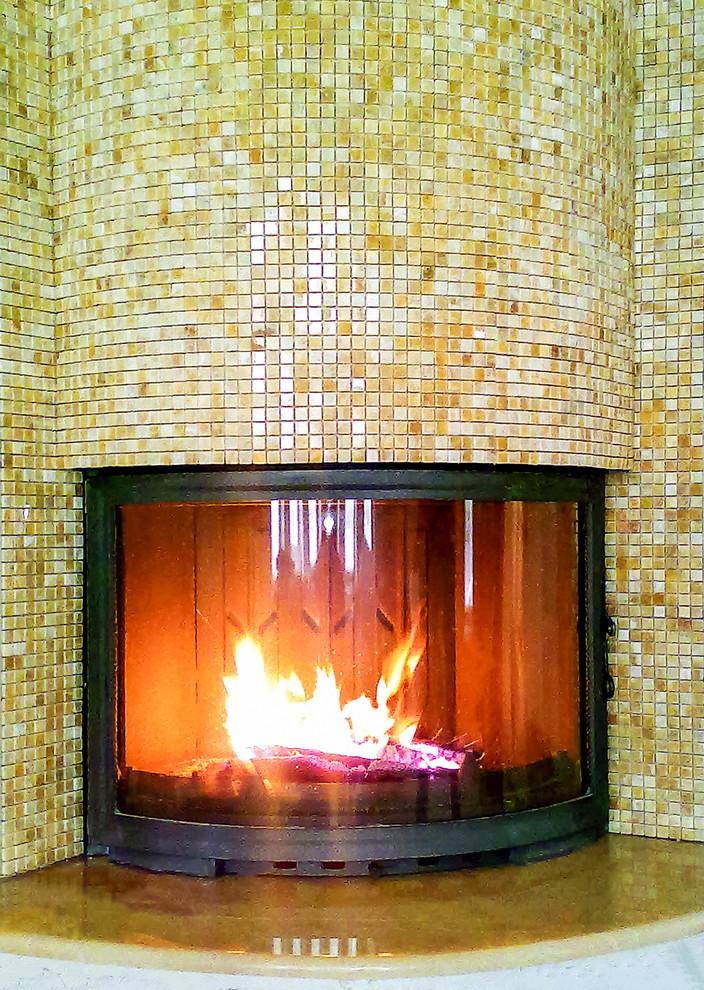 Обложка проекта: Мозаичный камин с панорамной топкой