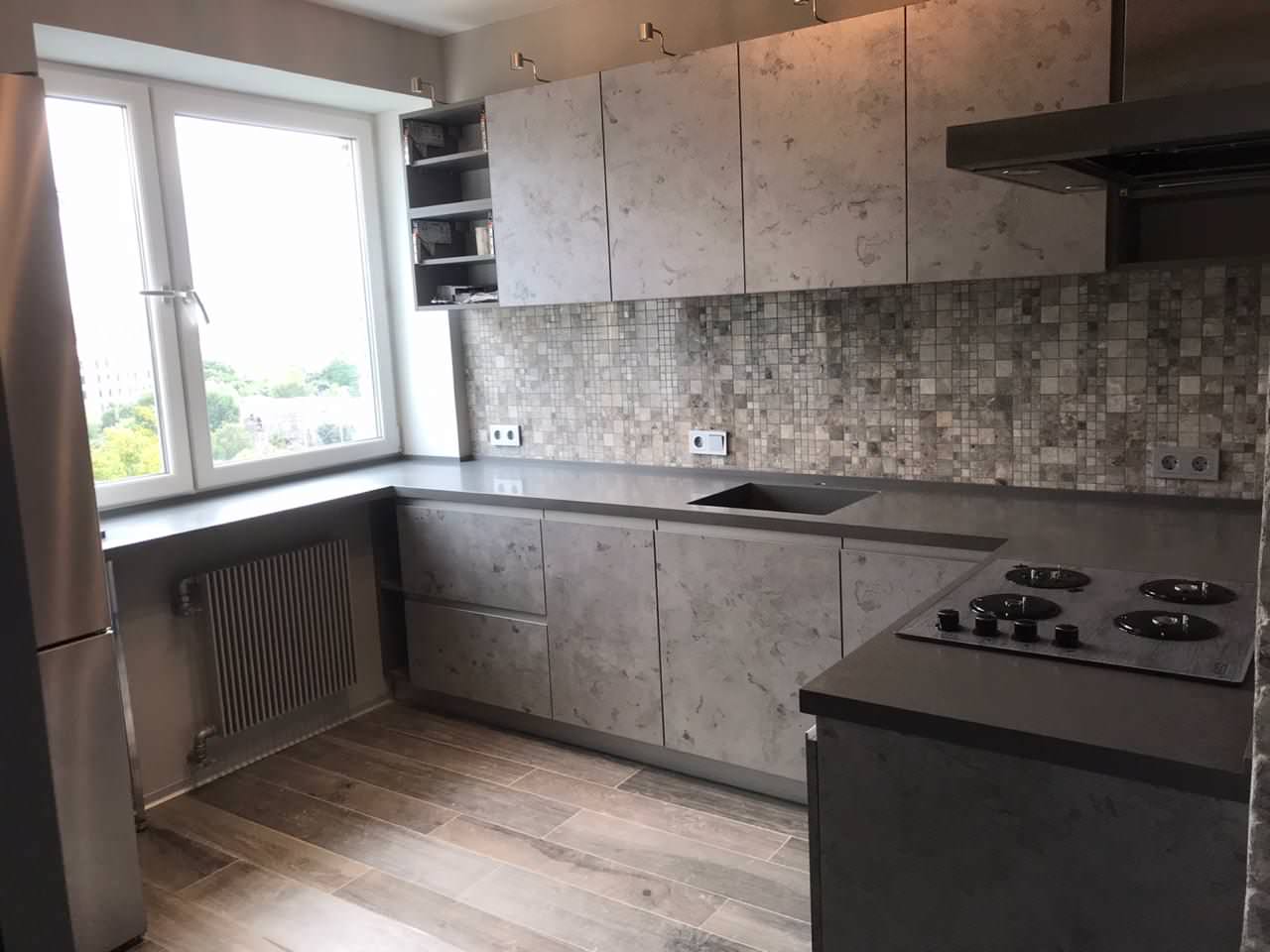 Столешницы из искусственного камня для просторной кухни