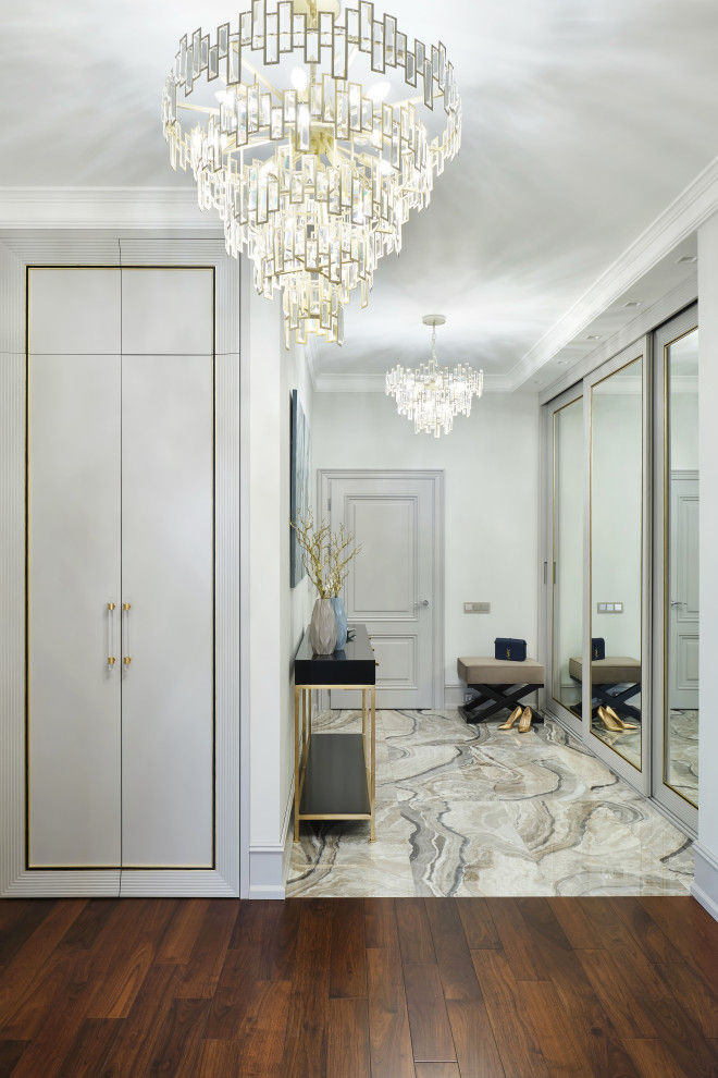 Обложка проекта: Прихожая Новая история