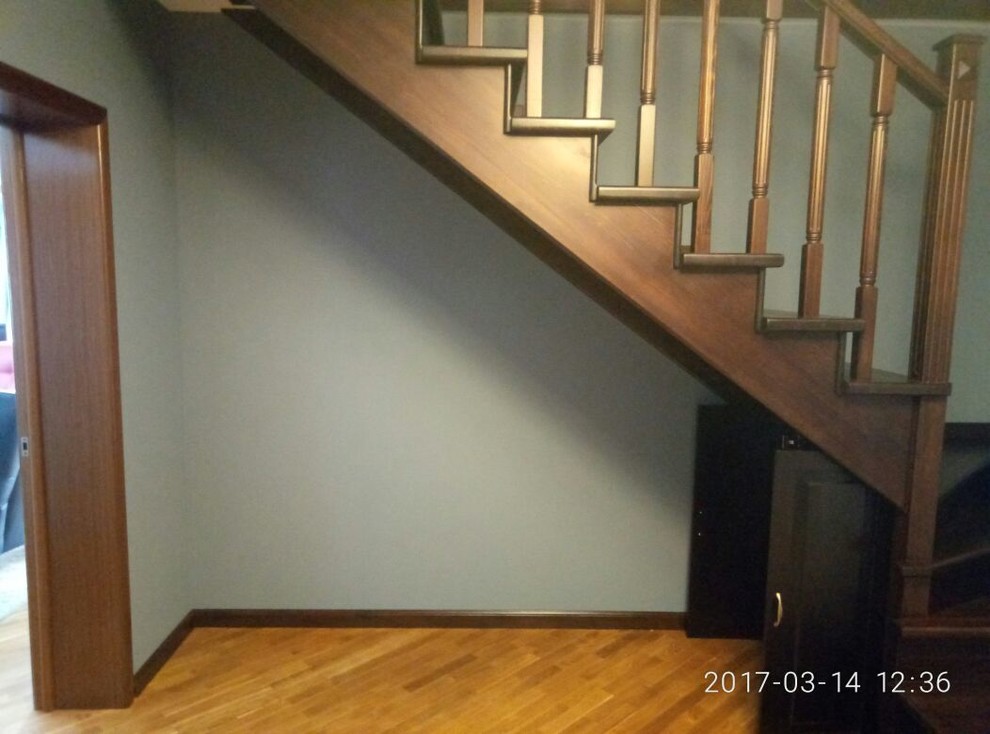 Обложка проекта: Пространство под лестницей