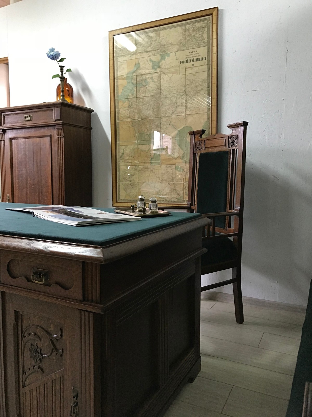 Антикварный кабинет 19 век