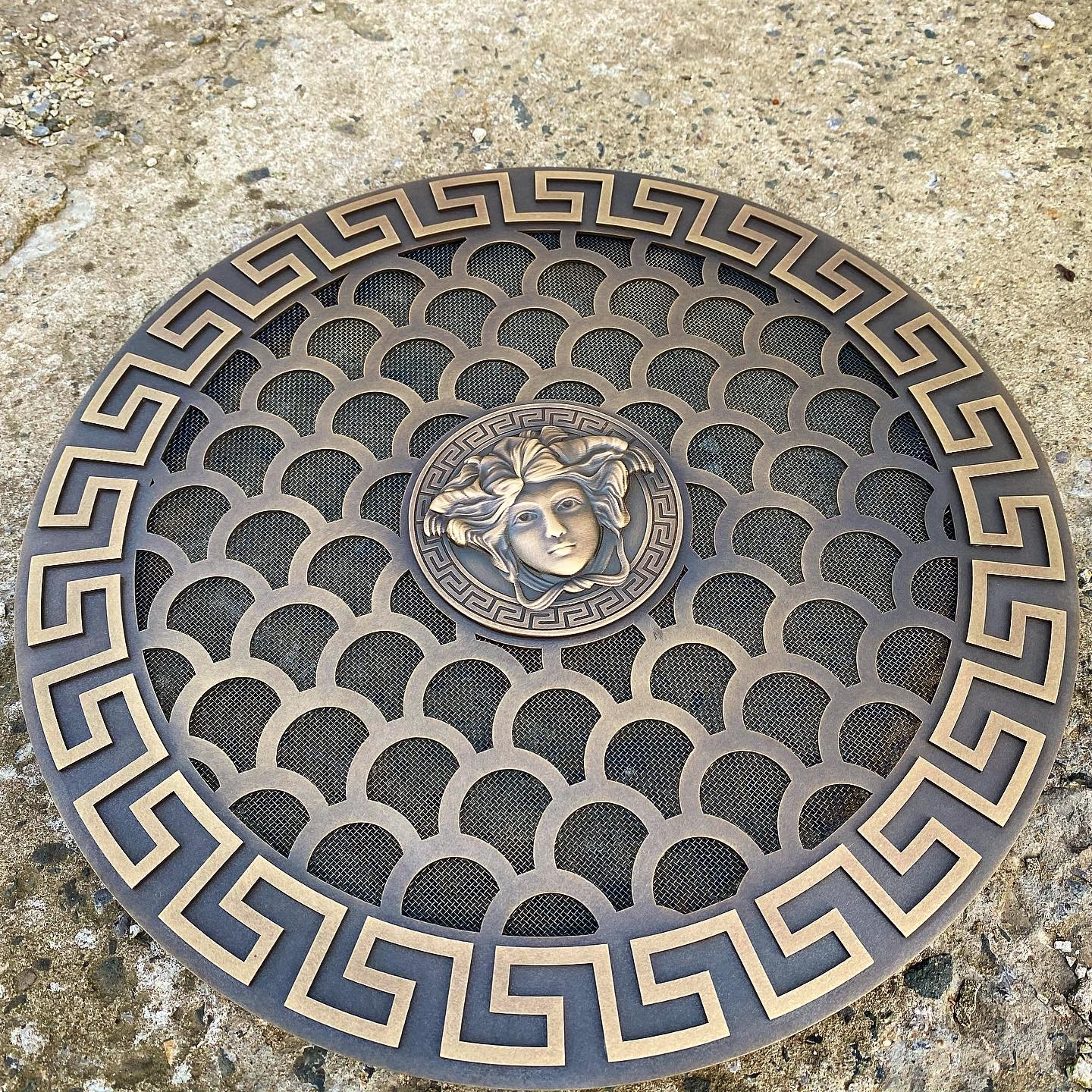 Декоративные решетки Versace