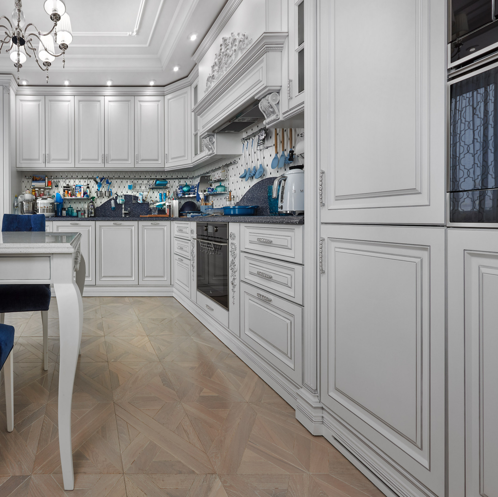 Сакко и Ванцетти (мебель фирмы Selena)