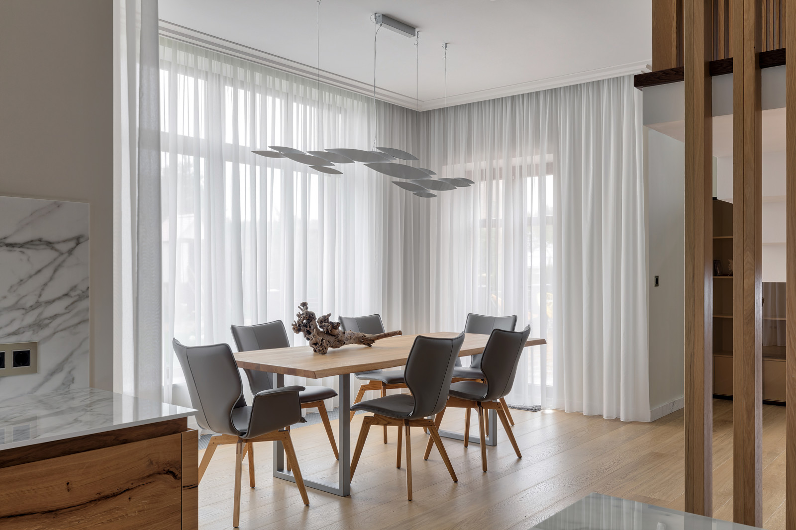 Houzz тур: Дом под Петербургом с потайной лестницей