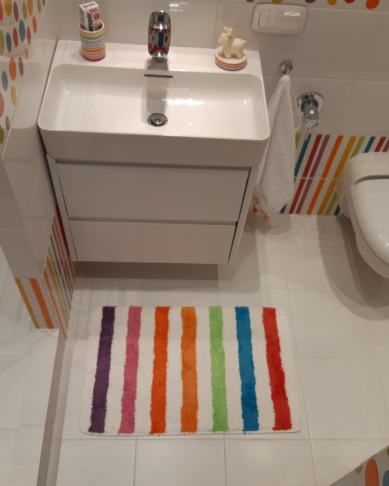 Яркий детский сан. узел