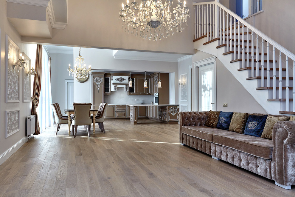 033 Квартира  в высотном доме с выходом на крышу.