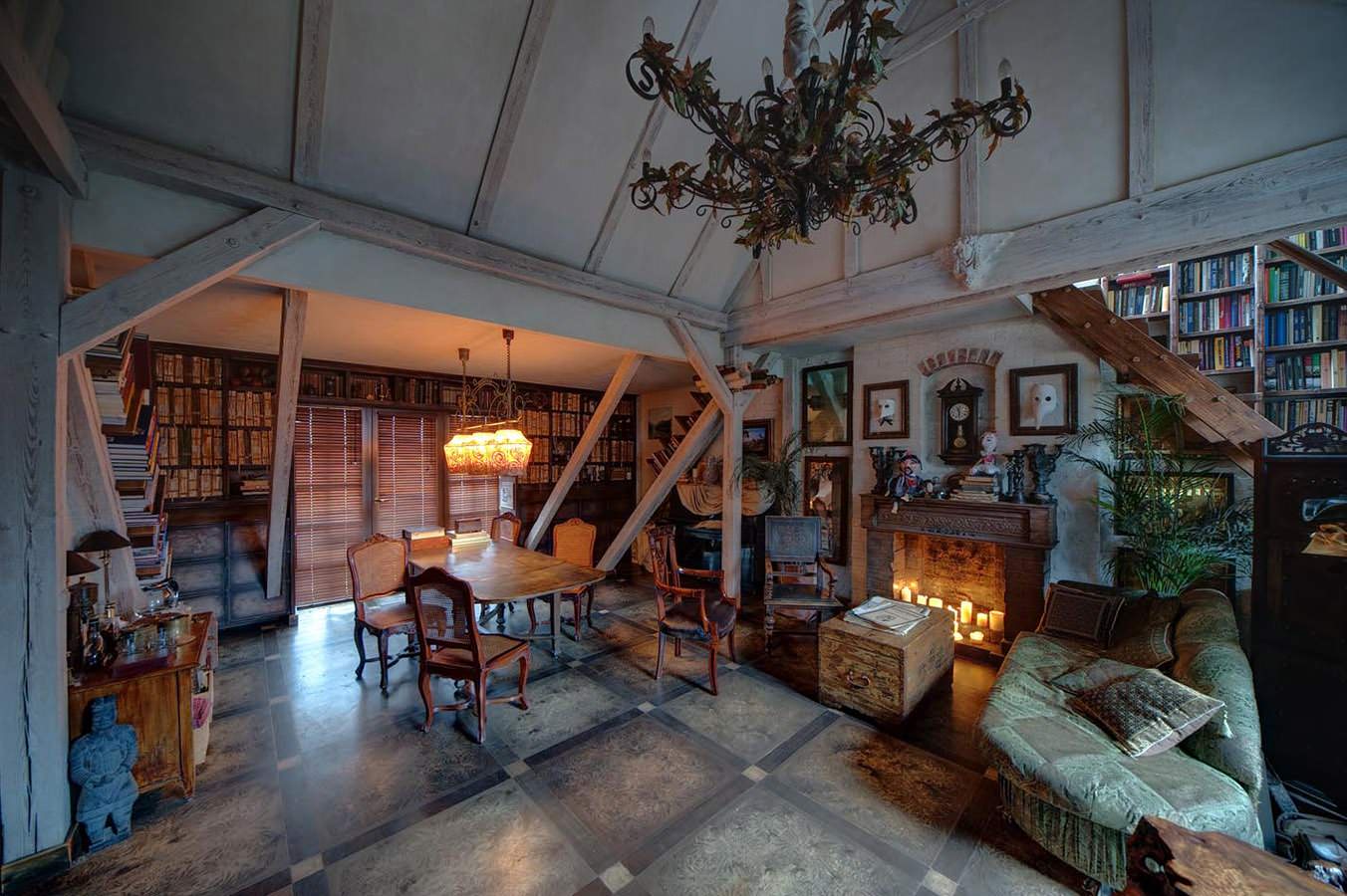 МАНСАРДА в СТАРОМ ДОМЕ. Калининград. Дизайнер Максим Панков.