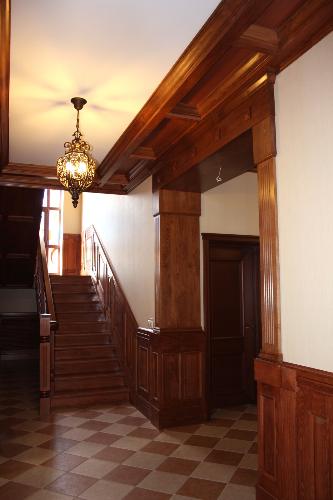 Обложка проекта: Холл частного дома в классическом стиле