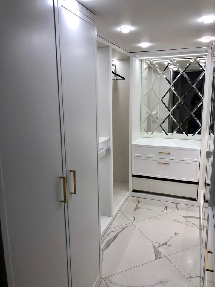 Обложка проекта: Гардеробная в двухуровневой квартире в ЖК Рассказово