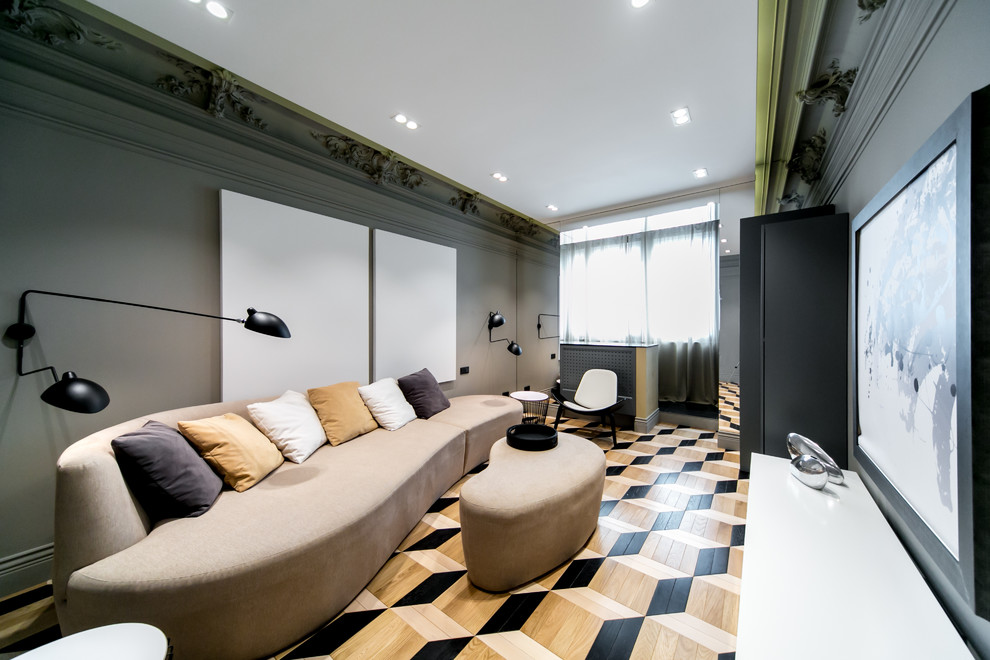 Гостиная с холстами