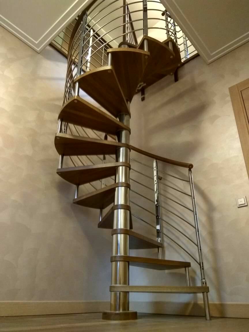 Винтовая итальянская лестница Trottola