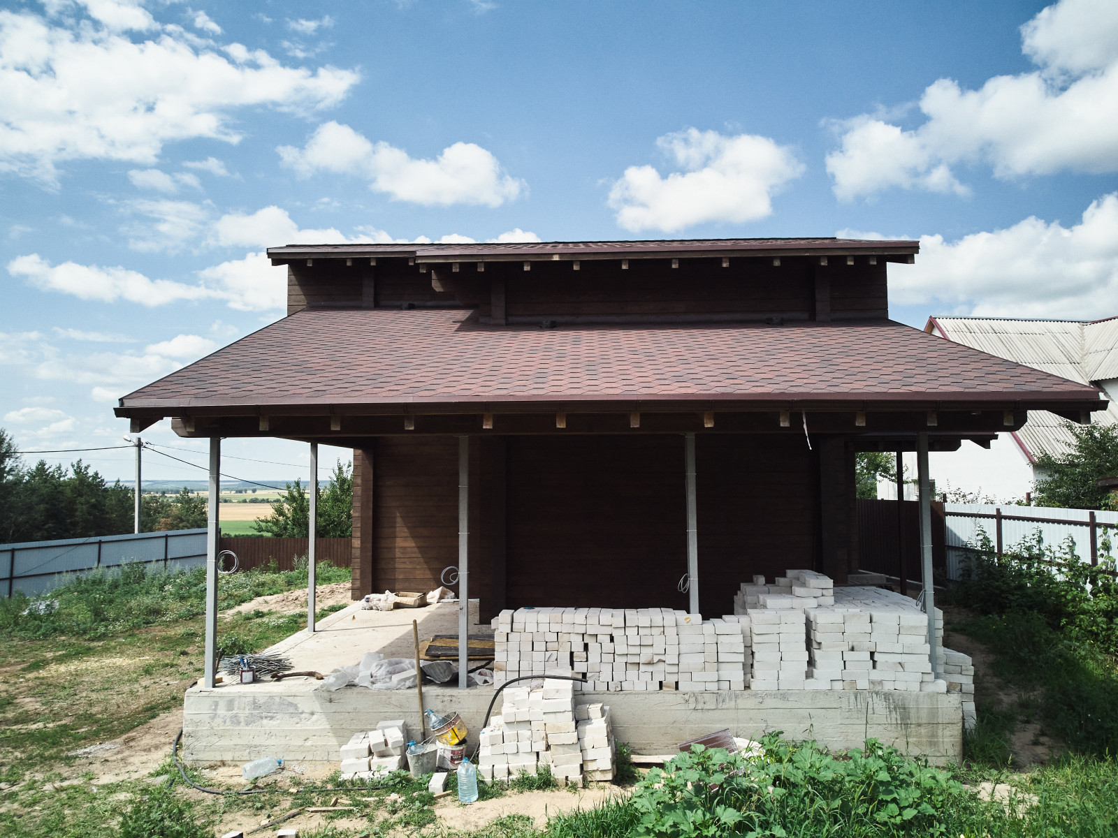 Кровля и мансардные окна: замер и расчёт, поставка и монтаж материалов.