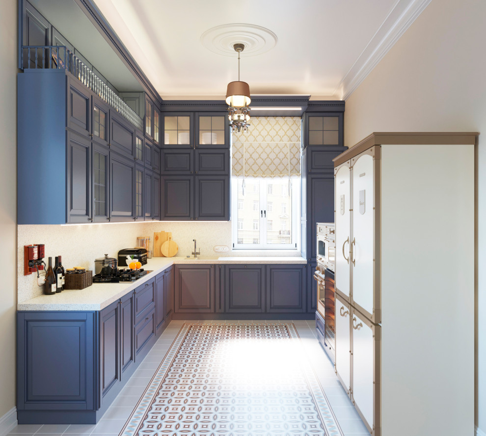 Кухня в пятикомнатной квартире в старом фонде в Санкт-Петербурге