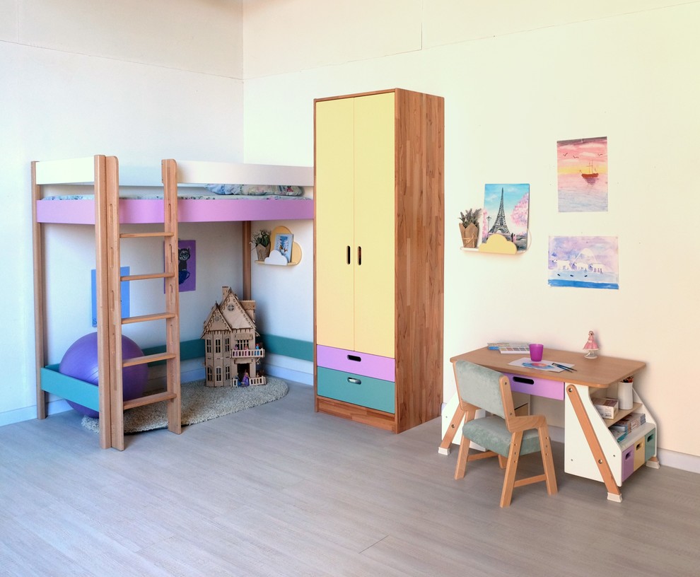 Набор мебели из бука в детскую от 3 лет