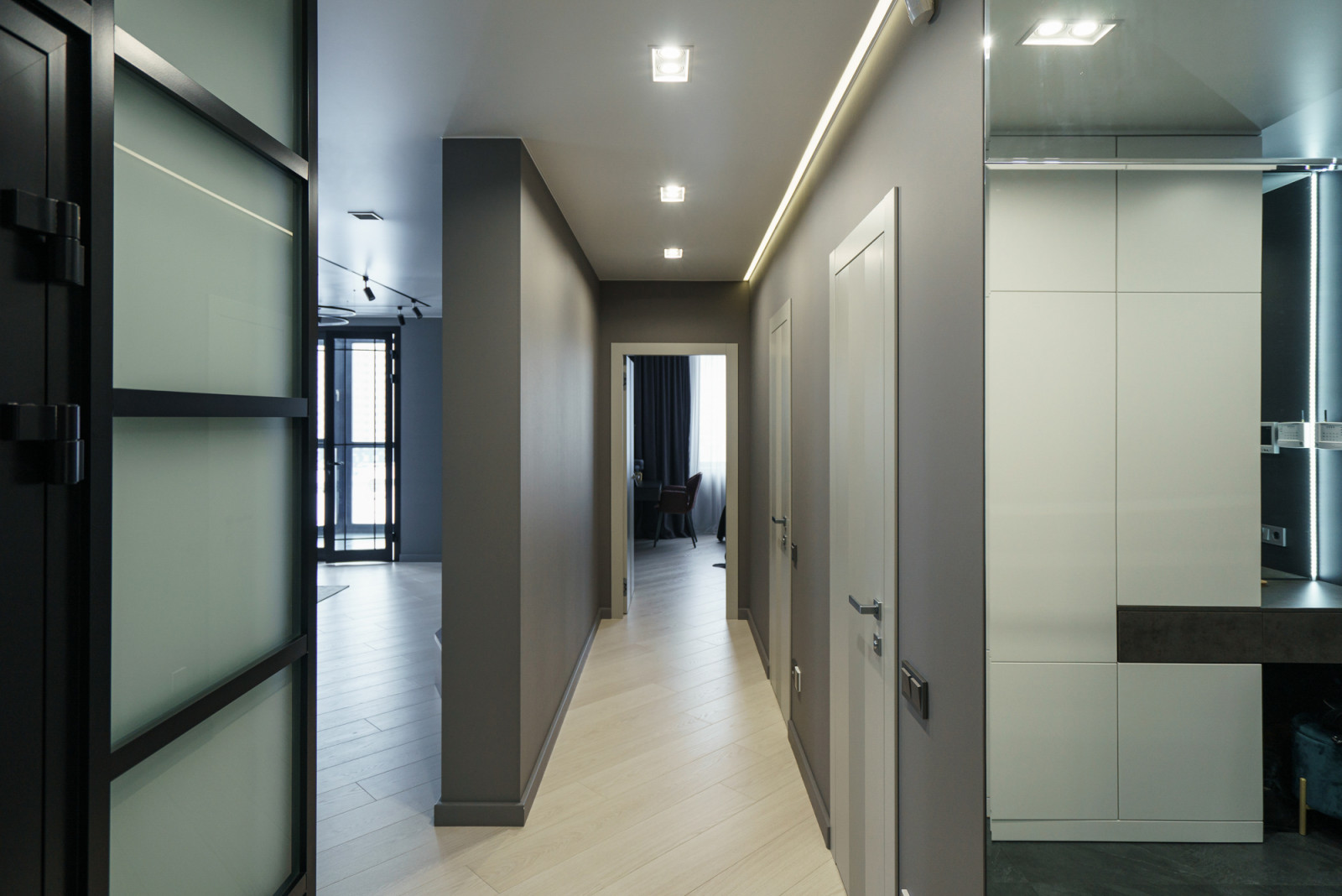 Темные акценты