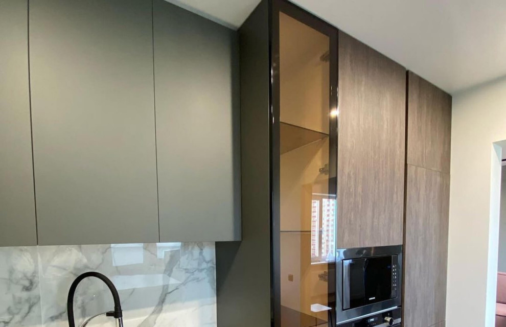 Кухня с островом-барной стойкой