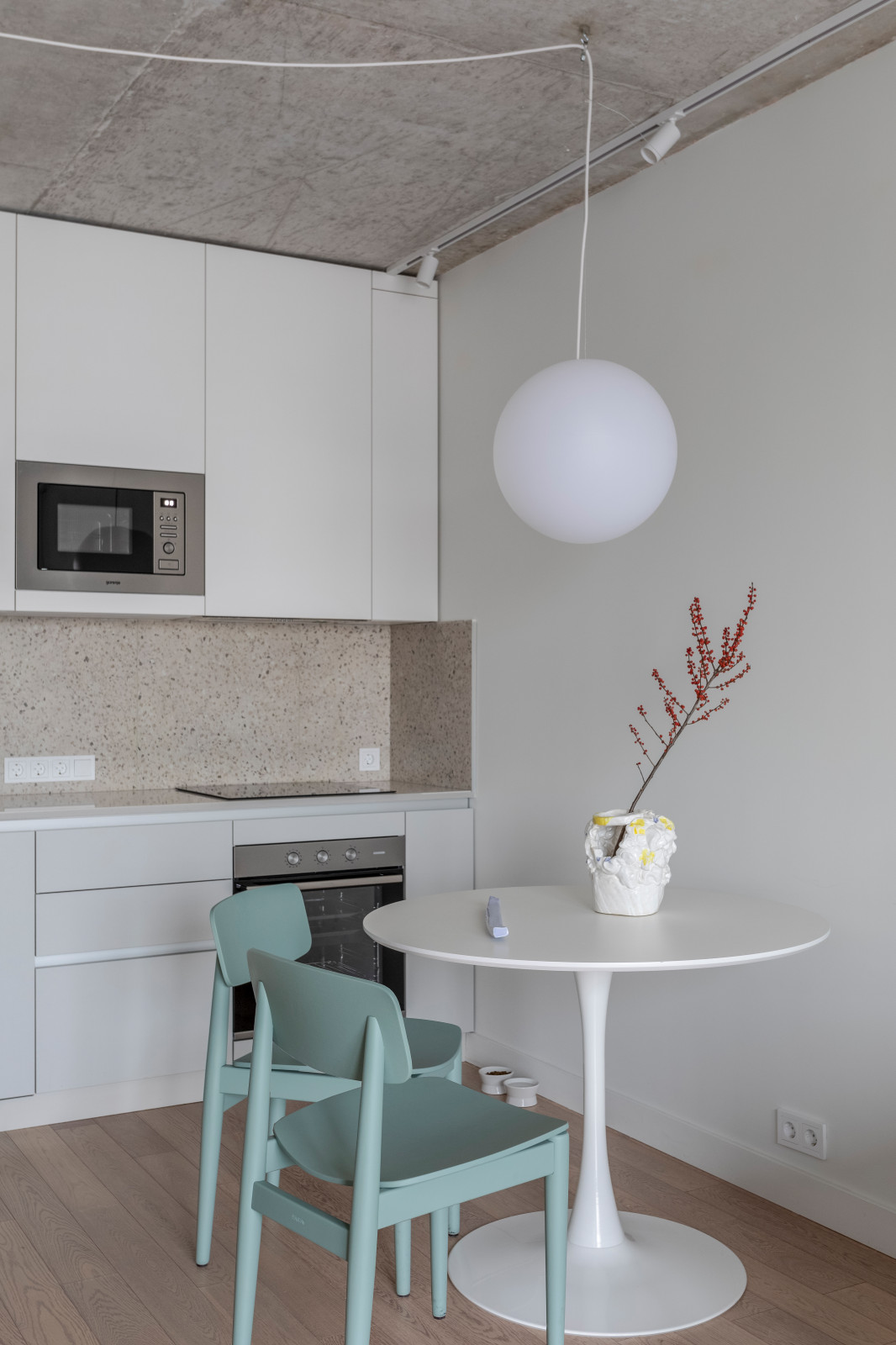 Квартира для художницы и диджея