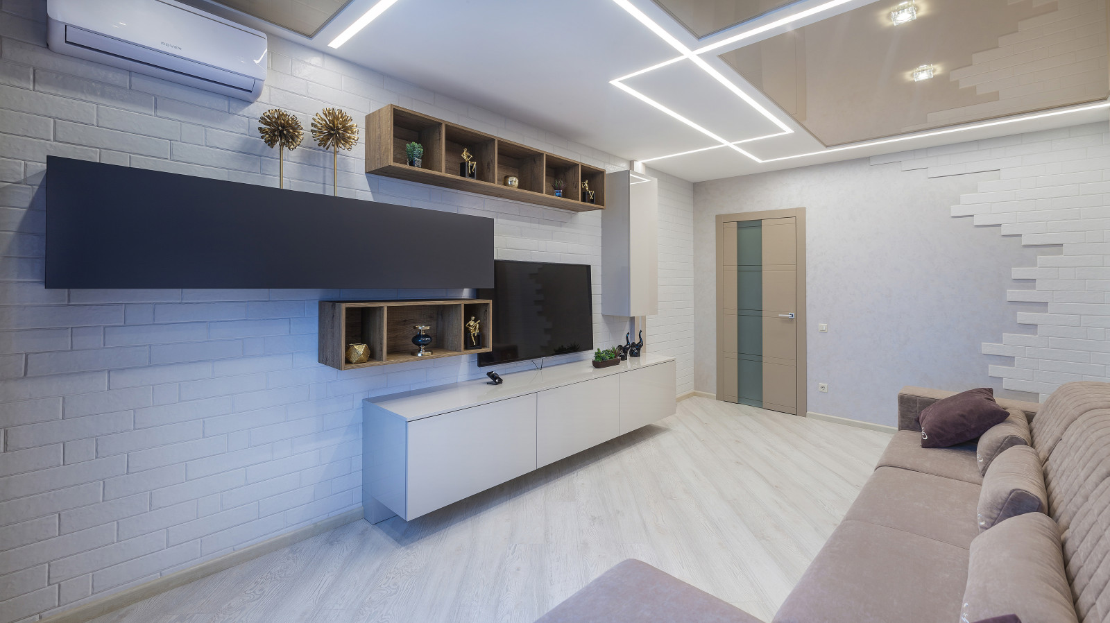 Обложка проекта: Современная гостиная для молодой семьи