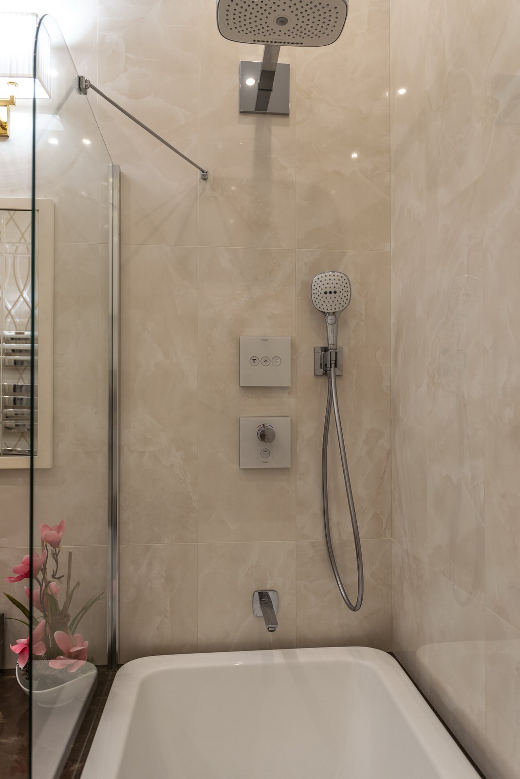 Дом с бассейном