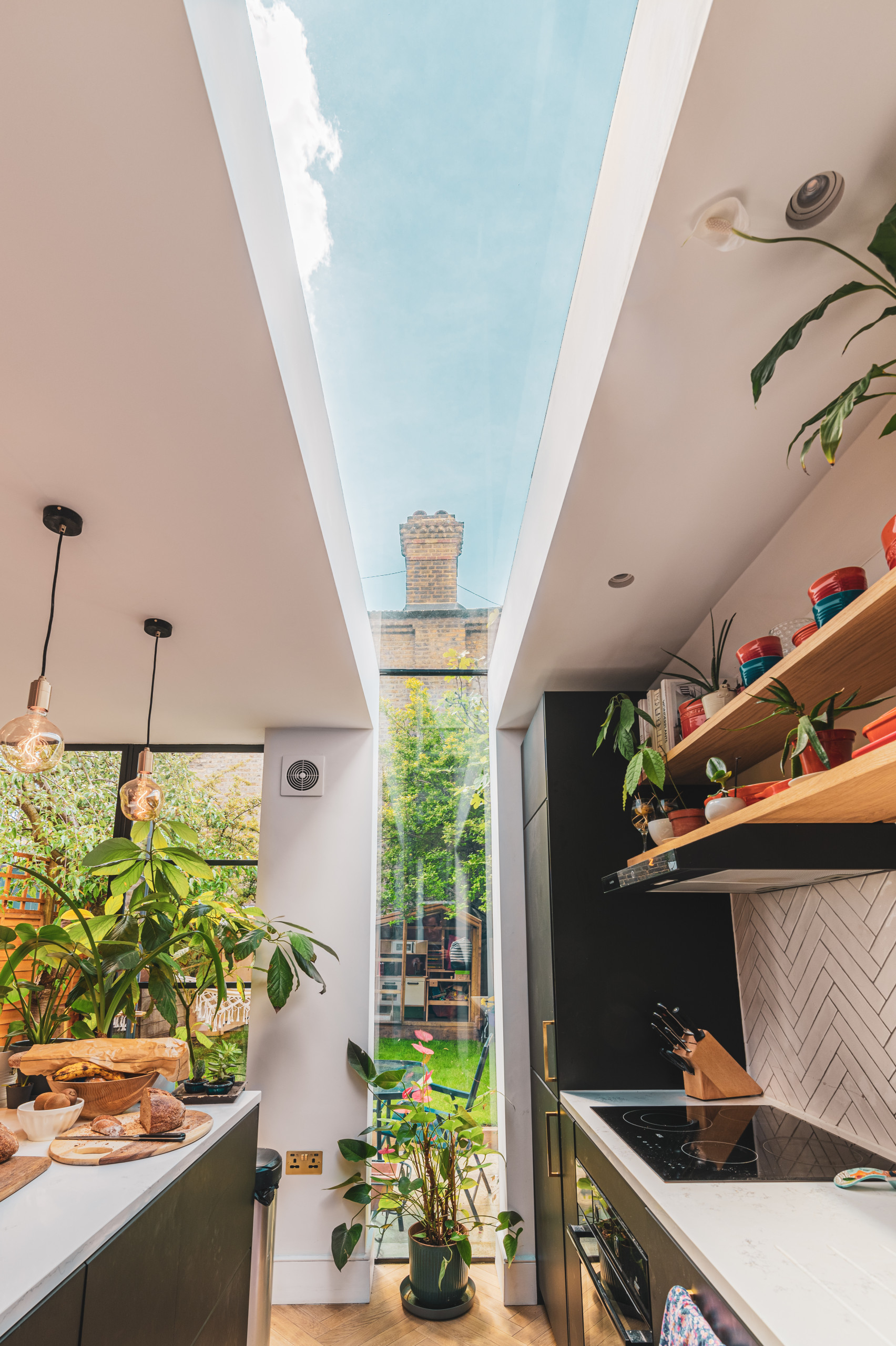 Houzz Британия: Перестройка пристройки — с эффектным окном