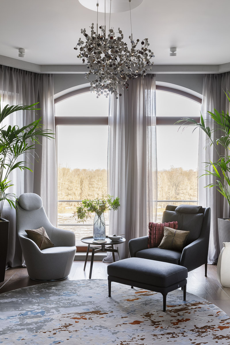 Проект недели: Красный диван и бетон вместо классики и пастели