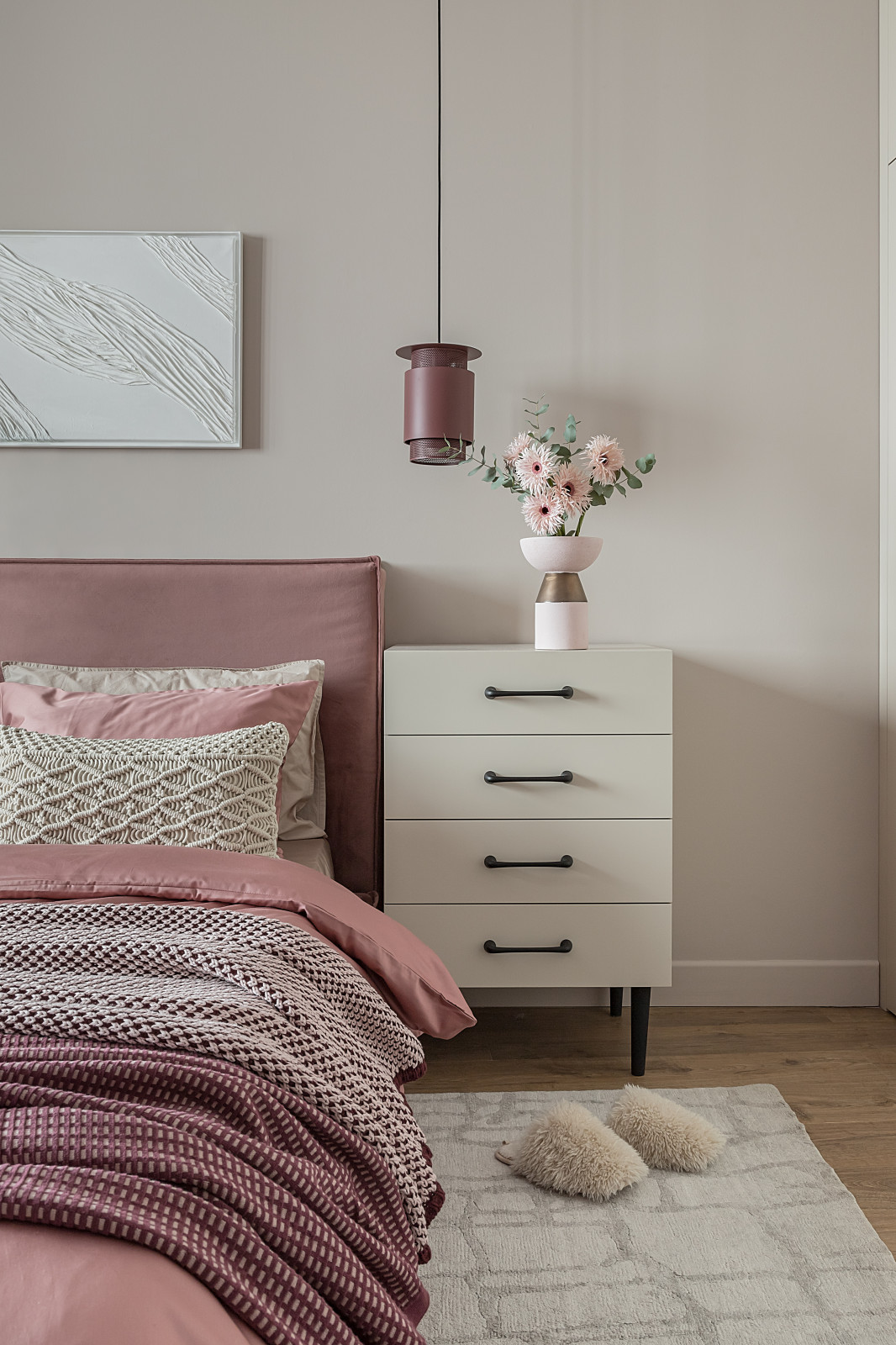 Трехкомнатная квартира с кухней—гостиной