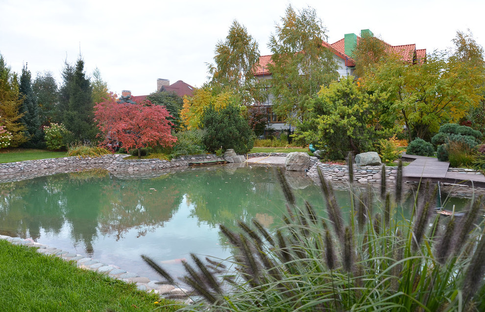 Ландшафтный сад с прудом в КП "Европа"