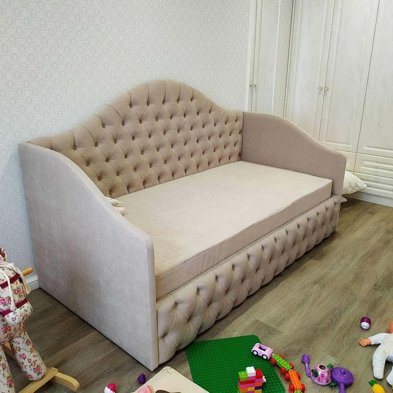 Обложка проекта: "Стопани"