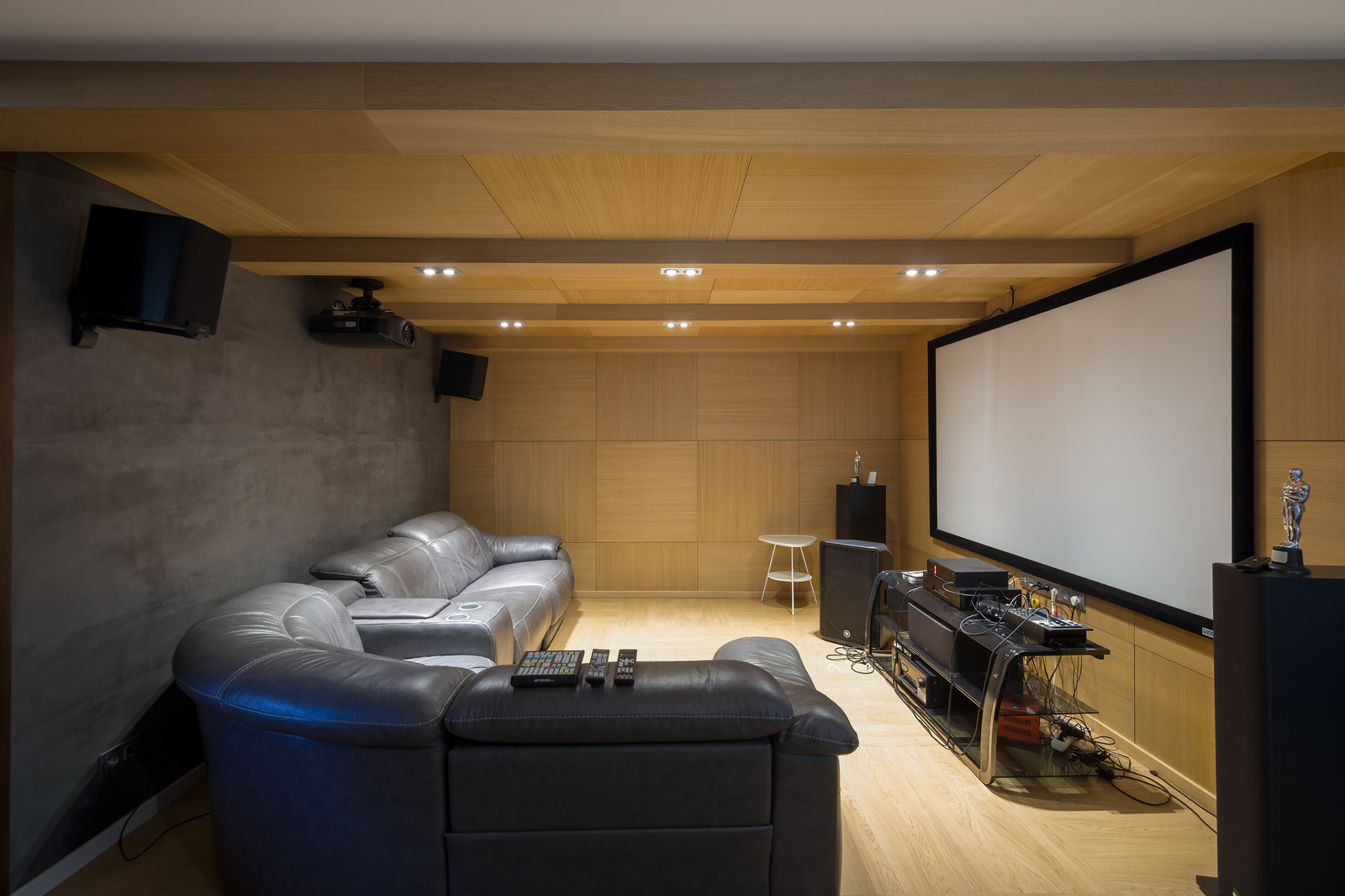 Фотографии реализованного интерьера дома в КП Шишкин лес г. Москва