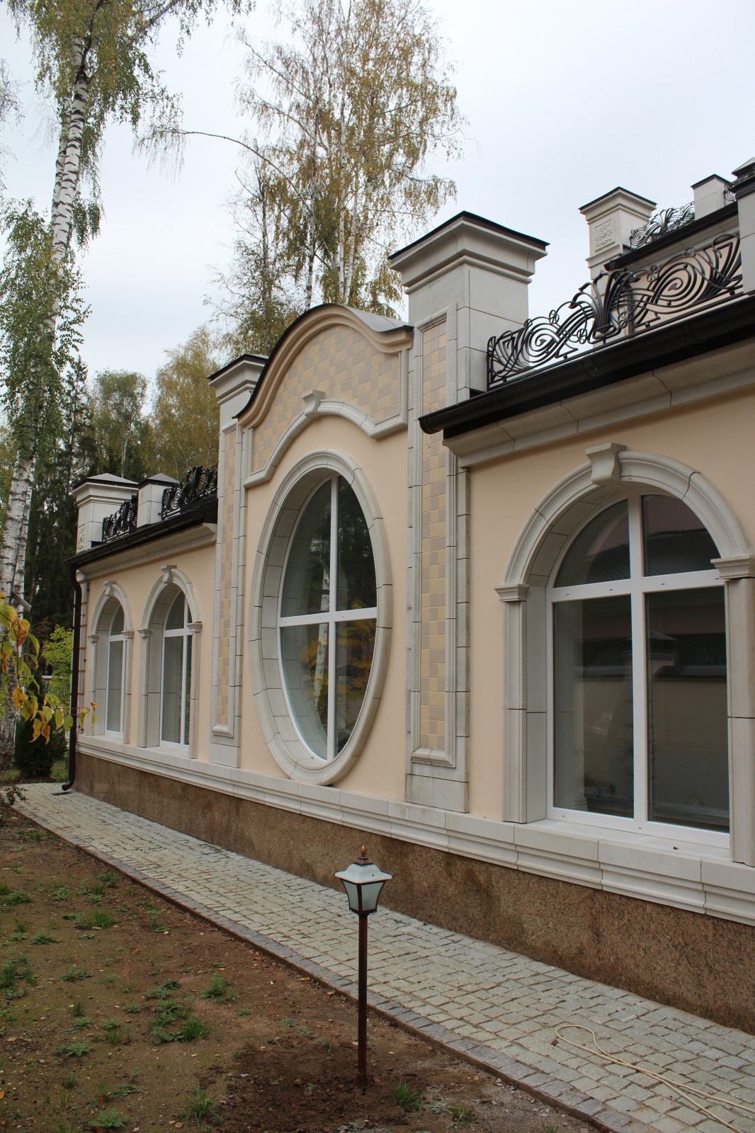 Вопрос: Обязательно ли делать отливы на окнах