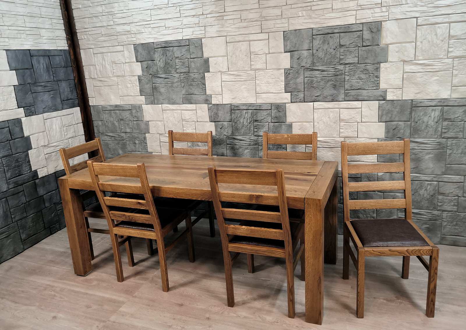 Обеденная группа дубовый стол янтарная река и шесть стульев.