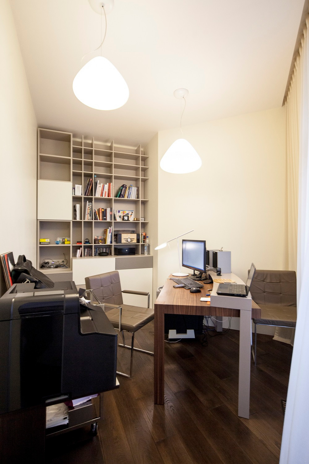 Обложка проекта: Пространственные эксперименты в минималистическом стиле