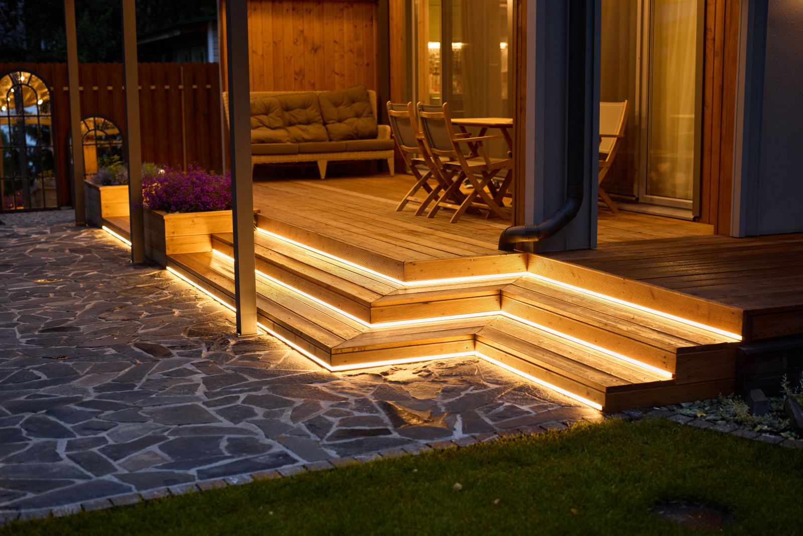 Сад со скатами для звездной пары актеров