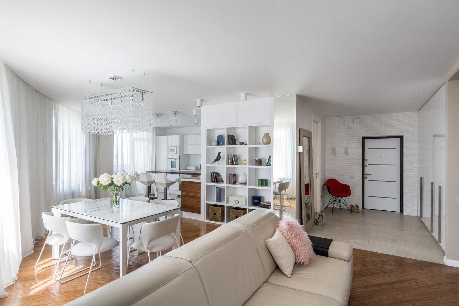 Светлая квартира для молодой пары