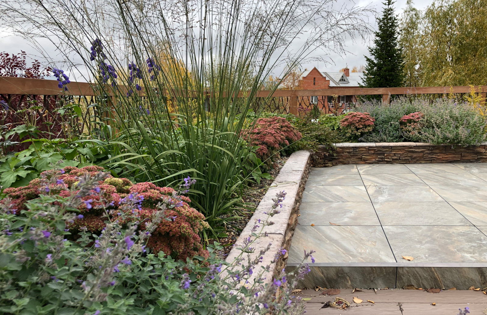 Розовое утро. Сад на крыше