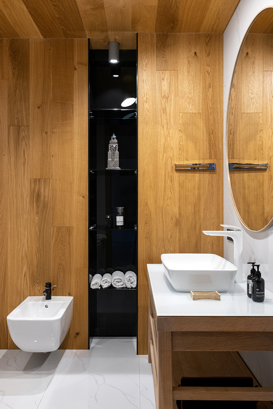 Houzz тур: Квартира в Сочи с акцентом на авторскую живопись