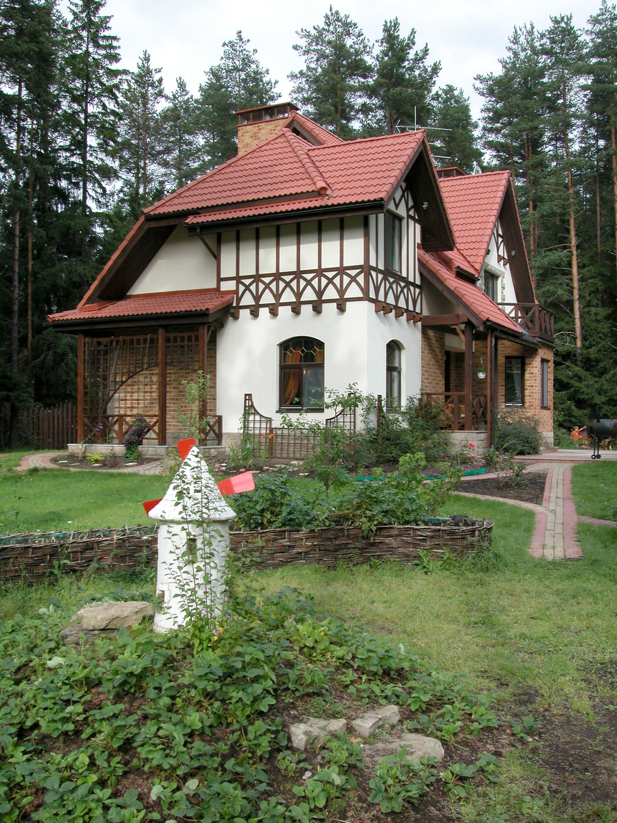 Частный особняк по индивидуальному  проекту. Пос. Рощино. Ленинградская обл.