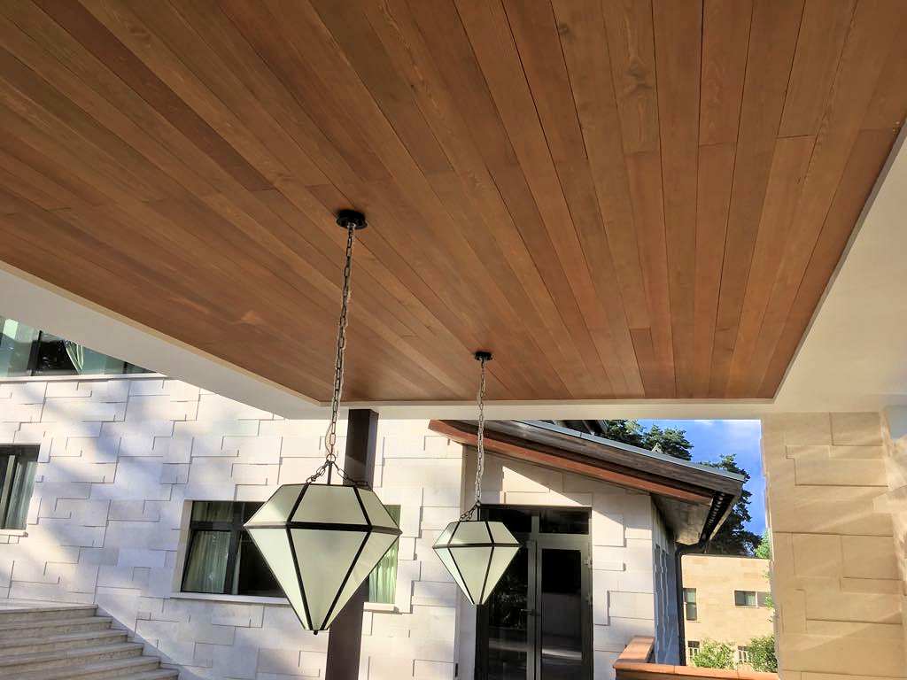 Навесы в поселке Бенилюкс