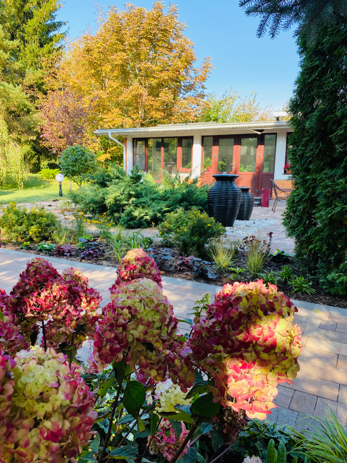 Обложка проекта: Сад с Вазами-фонтанами