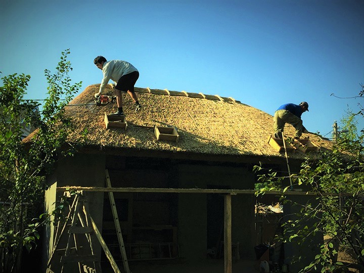 УЮТНАЯ БАРБЕКЮШНИЦА. КАМЫШОВАЯ КРЫША. ГОРКИ-8